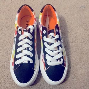 Kids size 4 sneakers mudd Multicolored sneakers